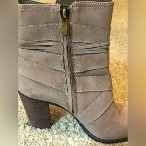 Like new Vince Camuto Ferrah boots. Size 7.5